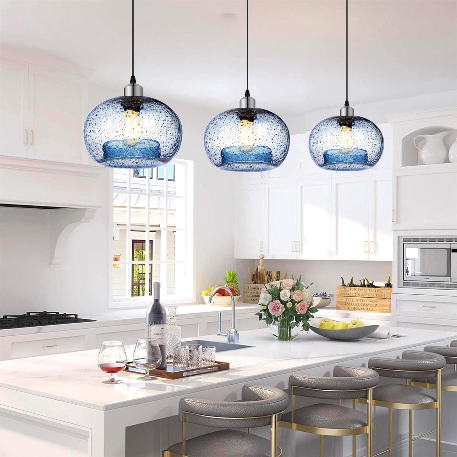 Glass Pendant Lights Used in Dining Rooms